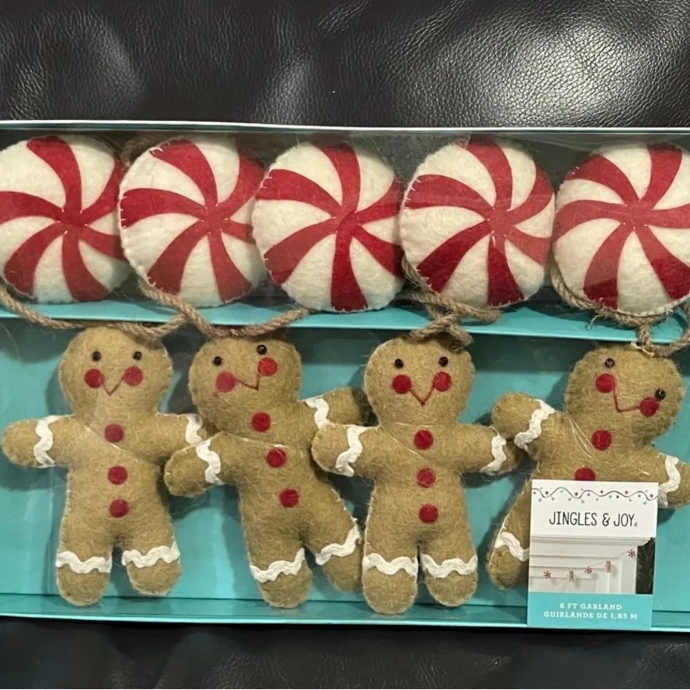 Gingerbread and Peppermint Garland